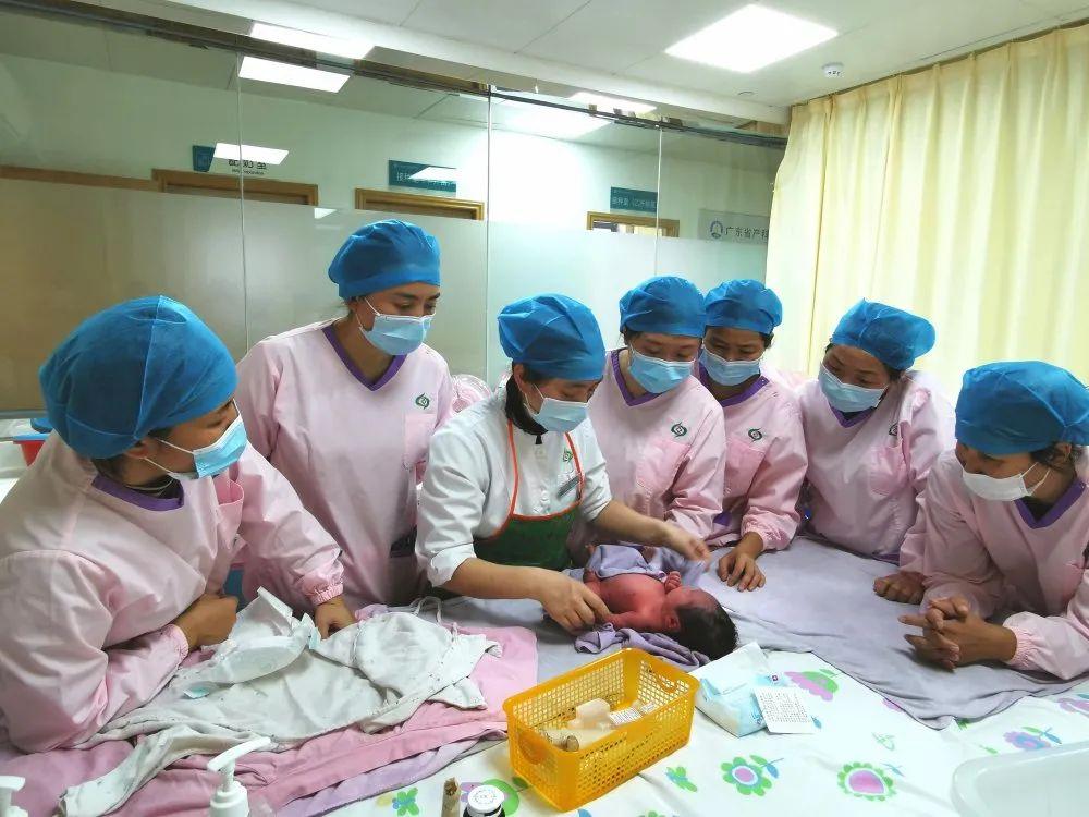 阿克苏县妇婴监护型护送